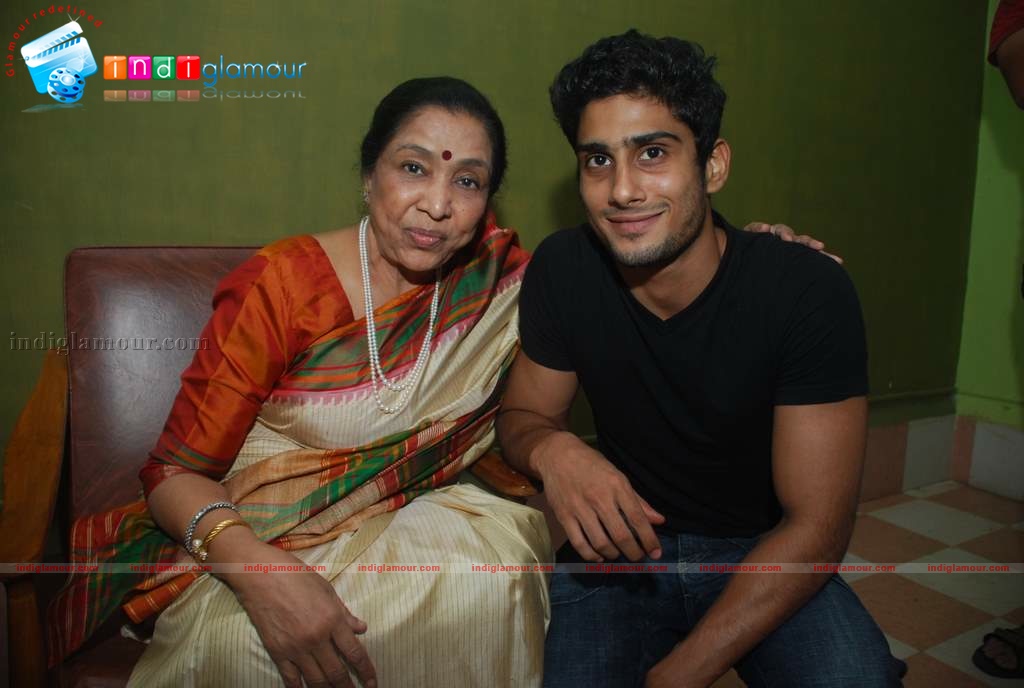 Asha Bhosle and Prateik Babbar at book launch on Smita Patil Event hd photo